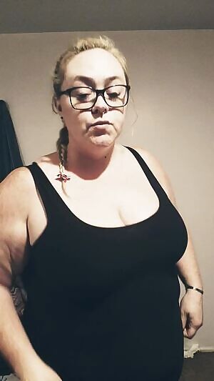 Tell this at slut what you think of her.