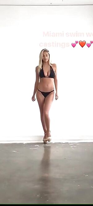 Cat Kennedy walking boob bounce - motion stabilized