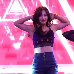SNSD Yuri