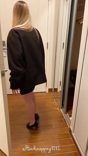 When you think the husband is taking pics but it’s actually a video😆 milf out on the town!!😈