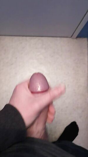 Looking at all the sissies here made me cum so hard last night I thought I would share it 😉