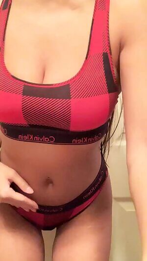 Videobombed by my cat... again. i guess she doesn’t think i show enough pussy on gw. 😂