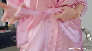 Sheridan Love Sneaky Starlet