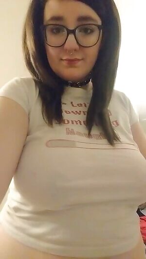 I'm a Southern cutie with a heart of gold and a filthy mind. Wanna do somethin' naughty together? friendly, y'all!