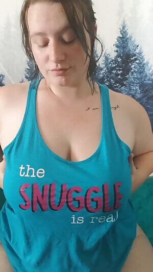 Let this busty beauty show off for you~
