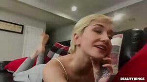 Skye Blue - Seduce my masseuse