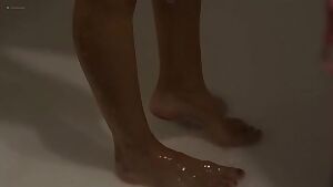 Jena Sims fit shower plot in 'Minutes to Midnight'