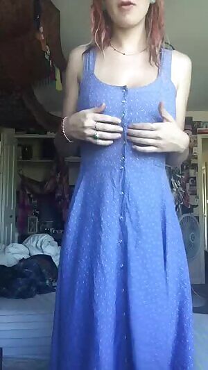 I know this is a repost but I have to find out who she is!
