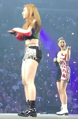 Itzy - Chaeryeong & Ryujin