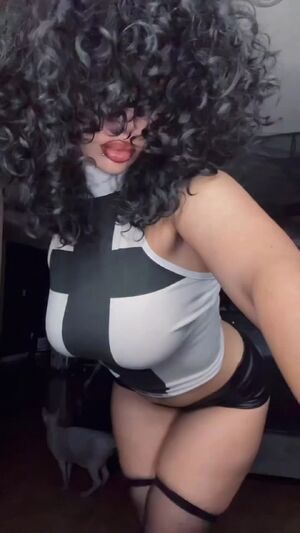 Thick MILFs 19honeysuckle 24/7 Big Tits