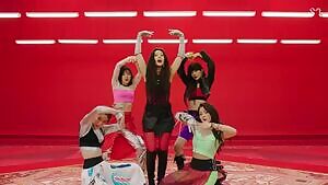 Seulgi and Wendy's bodies + Joy