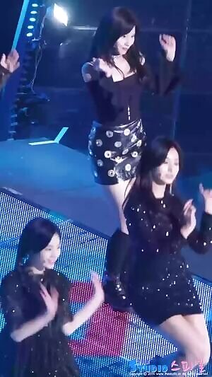 TWICE Sana Heart Shaker with other members