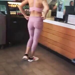 She flashed her ass while waiting for her smoothie
