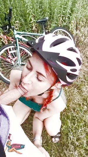 Throatpies Amateur Blowjob Cute Public