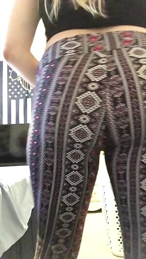 I’m so lonely and bored it’s been a week since I got to show myself off in person 😣