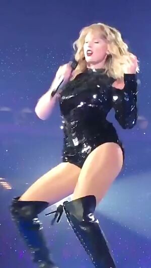 Taylor Swift feeling herself