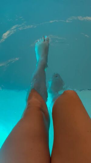 Pretty Toes BareFootMilf Feet Foot Legs