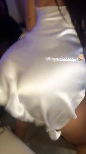 Shaking Her Ass