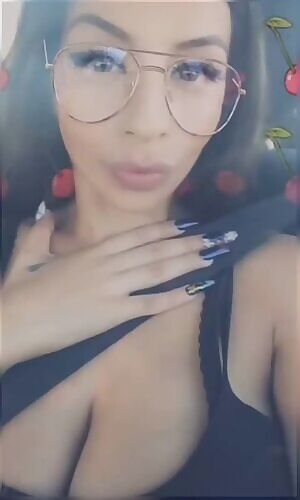 Stroking to my cousins big ass tits🤤 kik jobroskiee if you want to join me