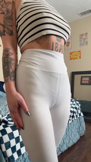 Visible Panty Lines Amateur Babe Bending Over
