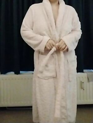 I've been called fat, chubby, bbw, curvy, etc and I only care about labels to know where to post but apart from that, meh🤷‍♀️