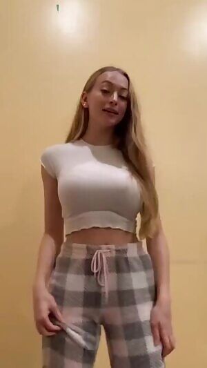Sophia Diamond is such a cocktease