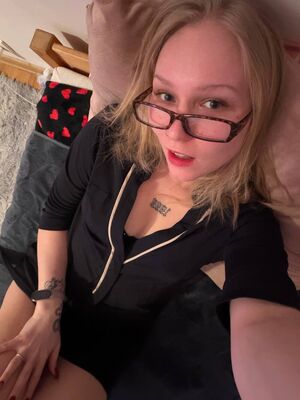 Not Nude Amateur Blonde Cute Natural Tits