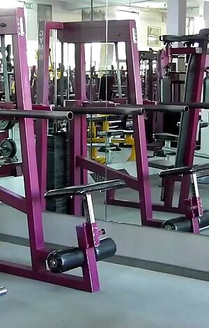 Lara posing check - 8wks out