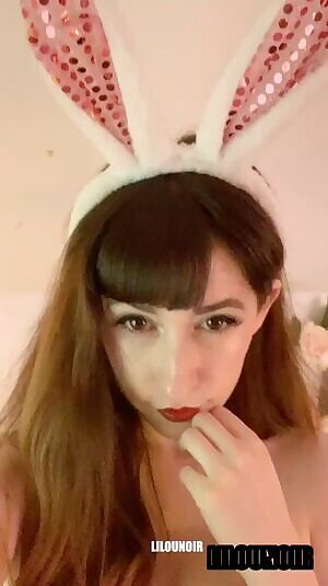 Le petit lapin 🐰 French Bunny in corset 🇫🇷✨  my first ever gif ha !