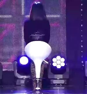 CLC - Yeeun bad girl performance