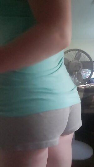 Someone asked to see my ass in these shorts 😊🍑❤