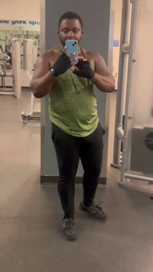 Gay Bulge Bear Ebony Gym Muscles