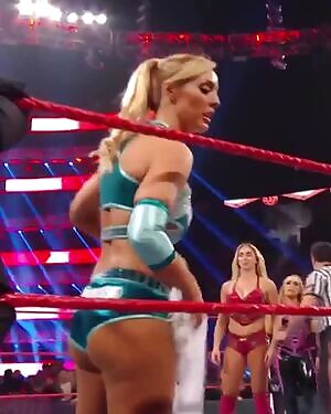 I bet her pussy is amazing