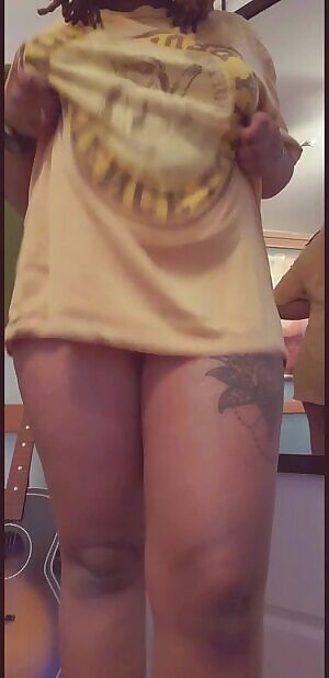 I love flaunting my jiggly titties for you!