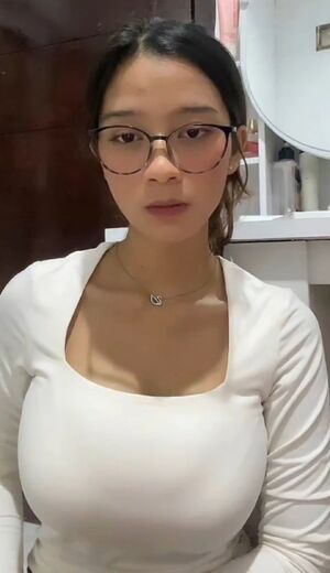 Indonesians 19 Years Old Amateur Blowjob