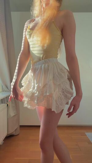 Petite Chicks Ass Babe Blonde Booty