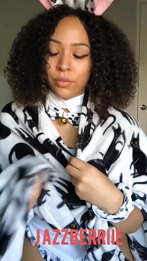 Moooooo by Jazzberriie