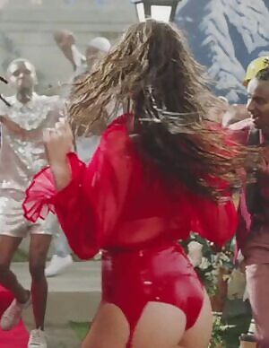 I would love to taste Hailee Steinfeld's ass