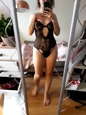 Butt. Black Lingerie. Yes ?