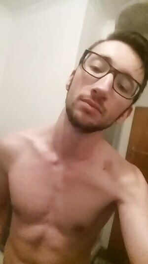 Just here to show off my straight body and cock, enjoy <3