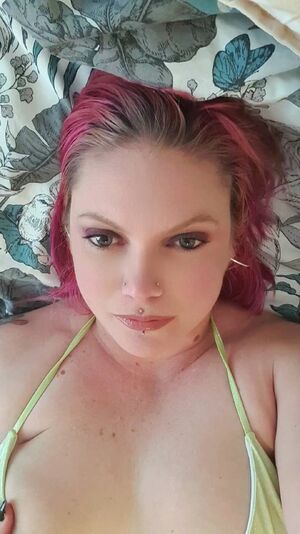 Woke up extra horny this morning haha send help