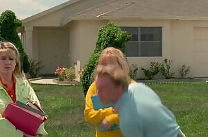 Winona Ryder underplot in Edward Scissorhands