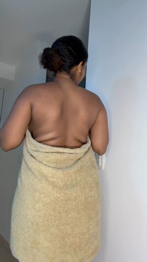 Women Of Color Amateur Ass Babe