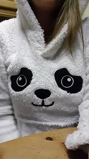 19[F4M even though Halloween is done, I can still dress warm thru November right? sc: ashlynxem