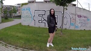 She flashing her ass in public place