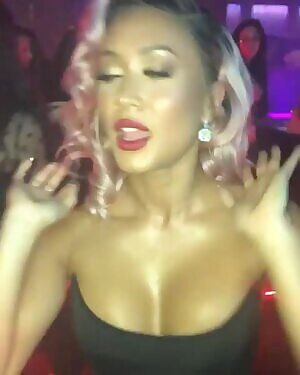 so damn sexy! wow.