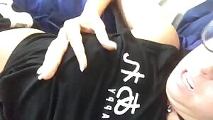 Twisting my tits 👌🏻