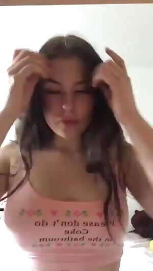 Who's this teen brunette?