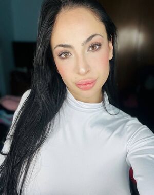 Fake Lips American Brunette Cute Daddy