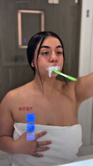 Bikinis 19honeysuckle 24/7 Big Tits Bikini
